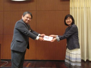 骨髄ﾊﾞﾝｸを支援する山口の会贈呈式
